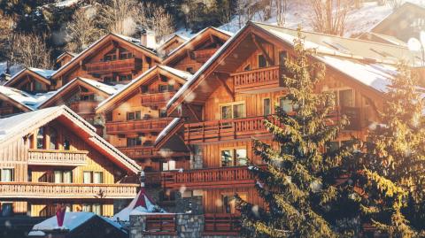 Chalets à Meribel station de ski dans les Alpes, France 