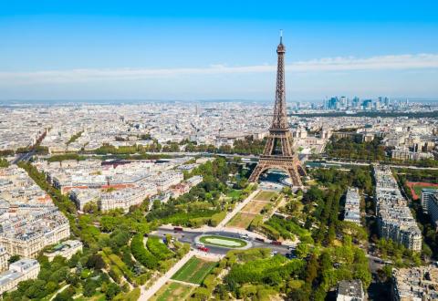 Le marché francilien concentre 30 % des transactions de l’immobilier de prestige. © saiko3p – Getty Images