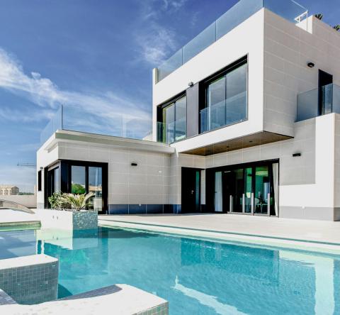 Villa de luxe ou hôtel 5 étoiles : on vous aide à trancher 