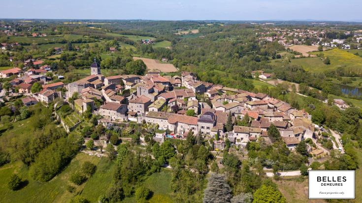 Plus beaux villages de France : Pérouges, la cité médiévale de l'Ain ...