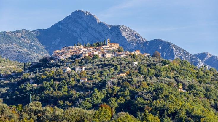 L'un des plus beaux villages de France : Coaraze, dans l'arrière-pays