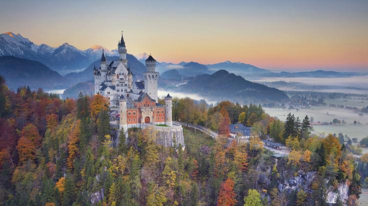 Carte Postale Moderne Neuschwanstein - Château En Hiver, Montagnes - Art Russe - Neuf, Non Postée